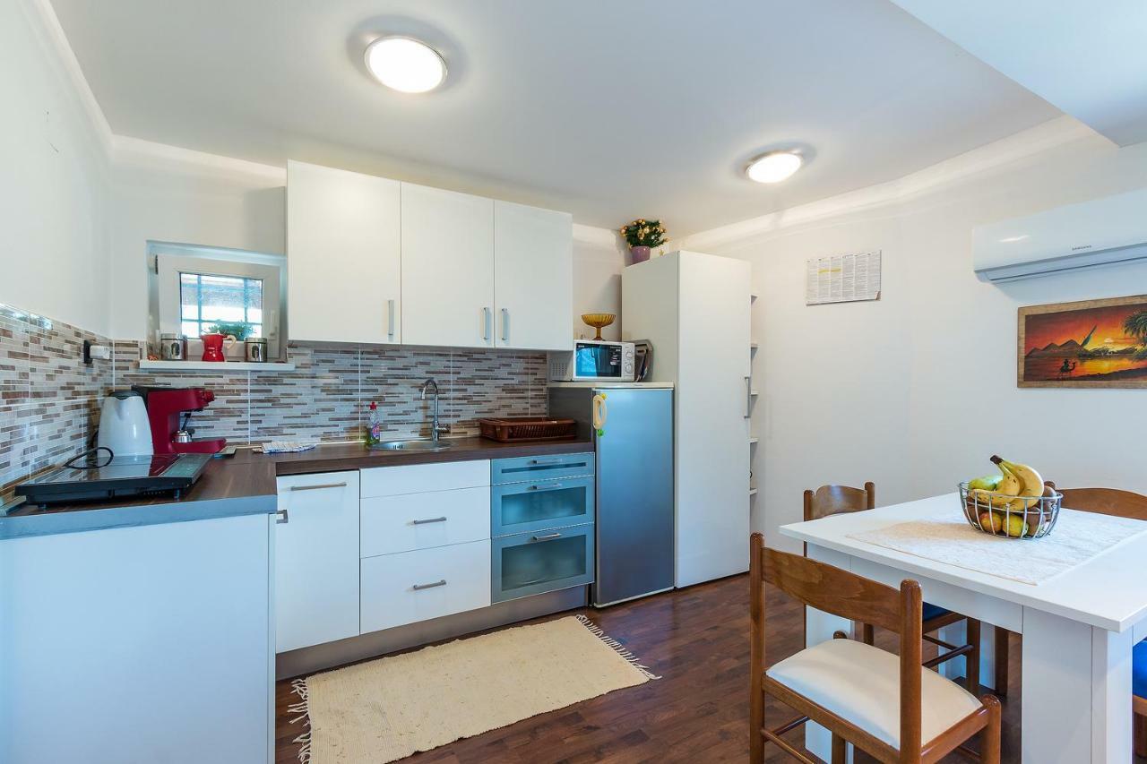 Apartments Salak Πούλα Εξωτερικό φωτογραφία