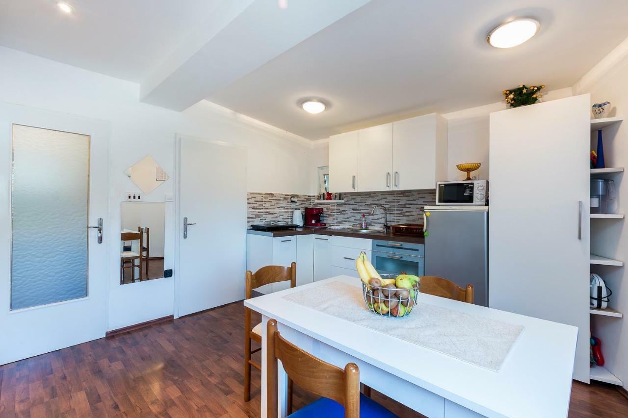 Apartments Salak Πούλα Εξωτερικό φωτογραφία
